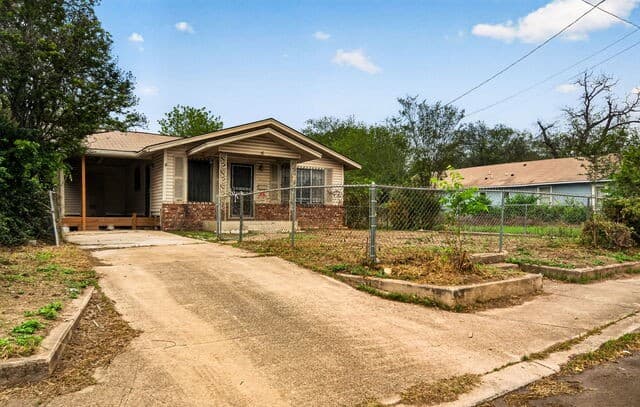 257  Bank St, San Antonio, TX 78204 — photo 2