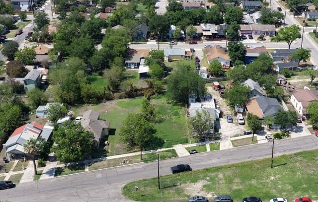 631  Aransas Ave