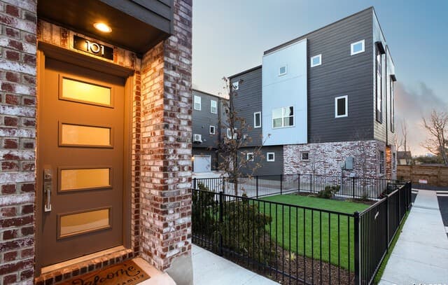 210 W Poplar St #101, San Antonio, TX 78212 — photo 2