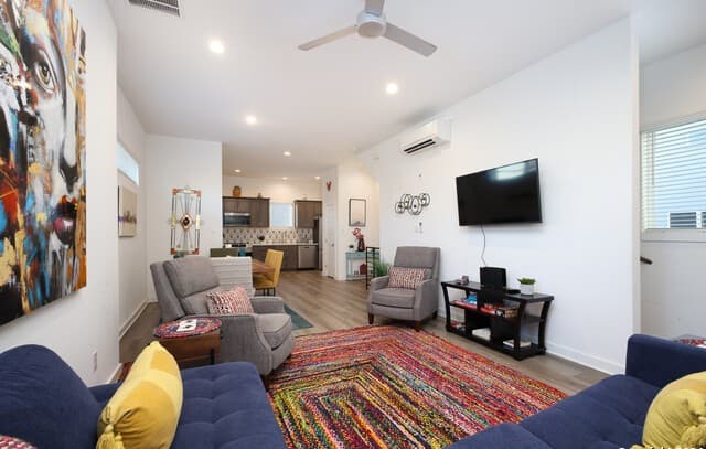 210 W Poplar St #101, San Antonio, TX 78212 — photo 5