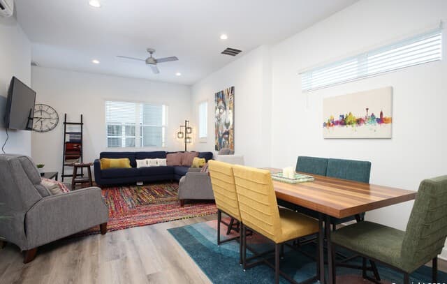 210 W Poplar St #101, San Antonio, TX 78212 — photo 8