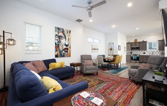 210 W Poplar St #101, San Antonio, TX 78212 — photo 9