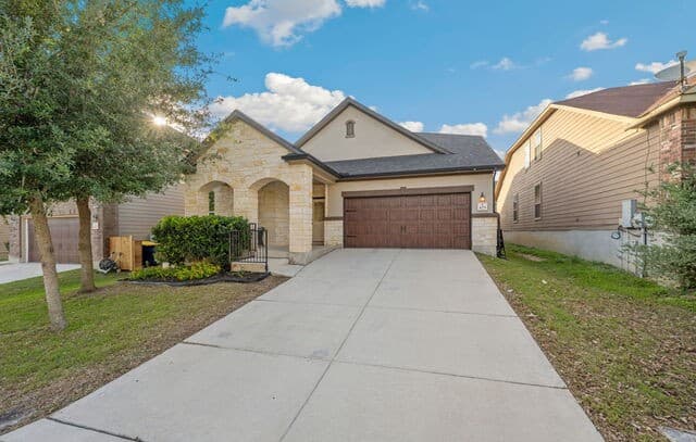 425 Landmark Fls