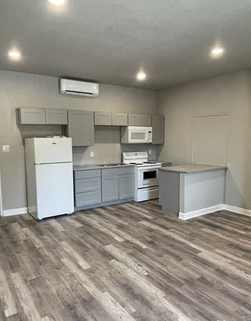 715  New Laredo Hwy, San Antonio, TX 78211 — photo 3
