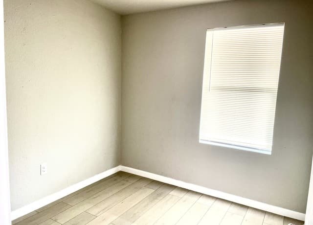 715  New Laredo Hwy, San Antonio, TX 78211 — photo 9