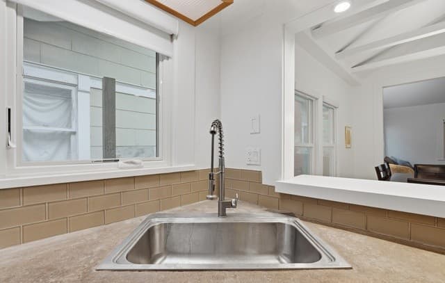310  Queen Anne Ct, San Antonio, TX 78209 — photo 13
