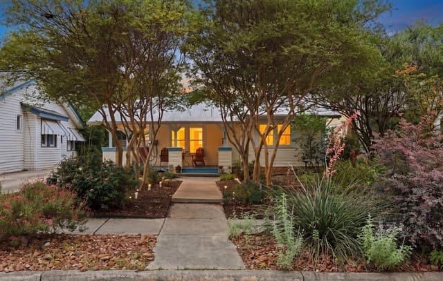 310  Queen Anne Ct, San Antonio, TX 78209 — photo 2