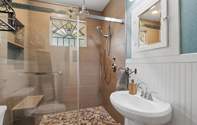 310  Queen Anne Ct, San Antonio, TX 78209 — photo 20