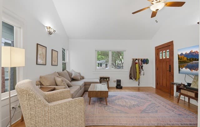 310  Queen Anne Ct, San Antonio, TX 78209 — photo 8