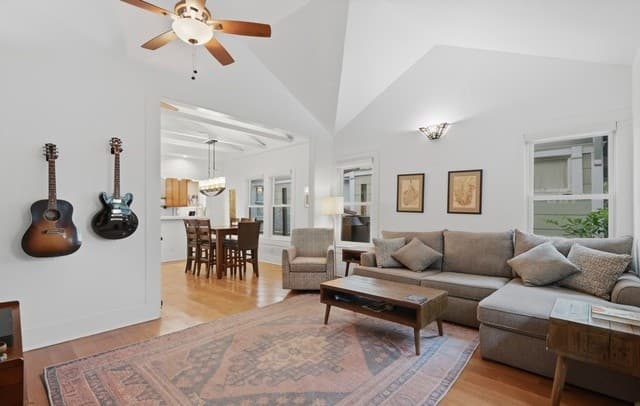 310  Queen Anne Ct, San Antonio, TX 78209 — photo 9