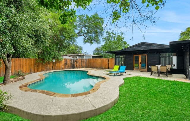 327  Bryn Mawr Dr