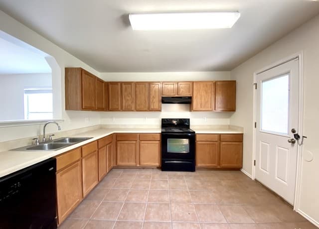 16511  Caballo Valley, Selma, TX 78154 — photo 6