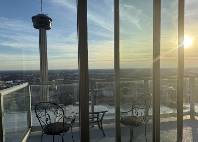 610 E Market Unit UNIT 2619, San Antonio, TX 78205 — photo 2