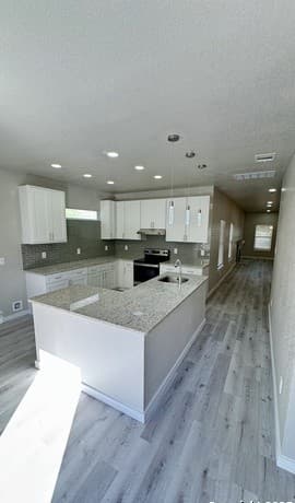 800 W Russell Pl, San Antonio, TX 78212 — photo 5