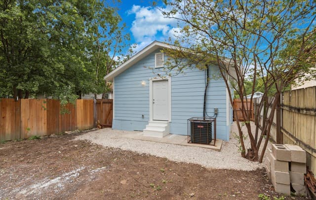 2913  Tampico, San Antonio, TX 78207 — photo 25