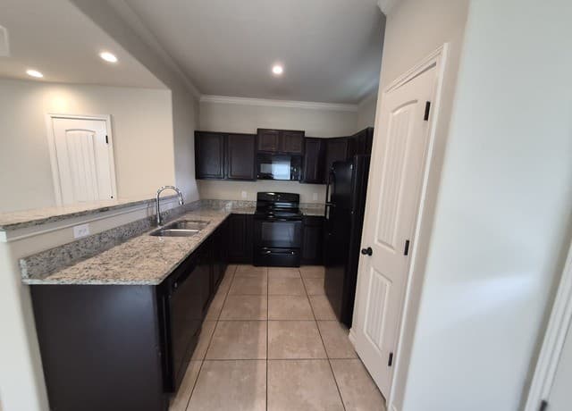 6627  Mia Way Unit 102, San Antonio, TX 78233 — photo 2