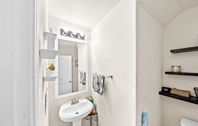 15244  Sleepy River Way, Von Ormy, TX 78073 — photo 25