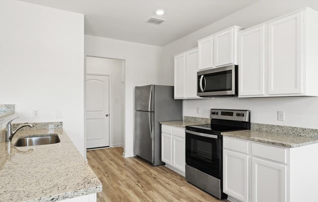 11523  Woodpecker Dr, San Antonio, TX 78223 — photo 9