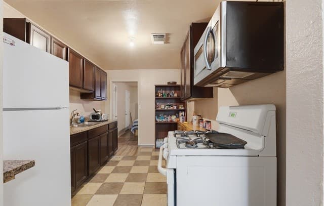 1021  Center St, San Antonio, TX 78202 — photo 17
