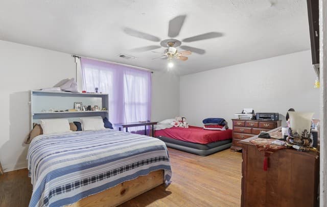 1021  Center St, San Antonio, TX 78202 — photo 25