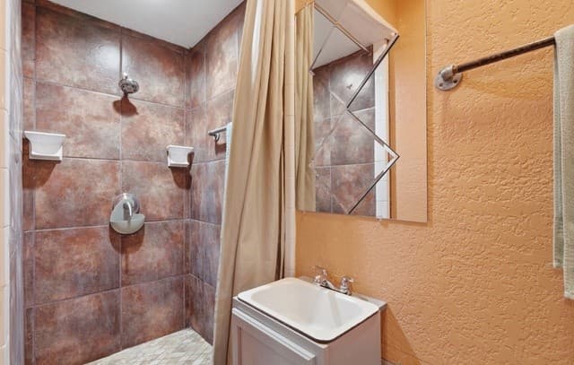 1021  Center St, San Antonio, TX 78202 — photo 7