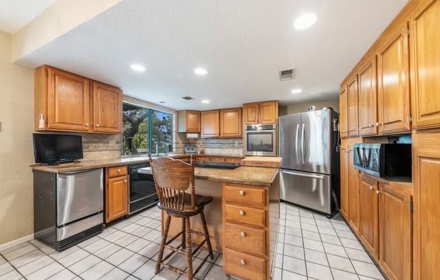 8017  Kenilworth, Spring Branch, TX 78070 — photo 11