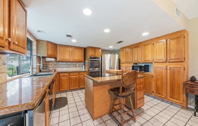 8017  Kenilworth, Spring Branch, TX 78070 — photo 12