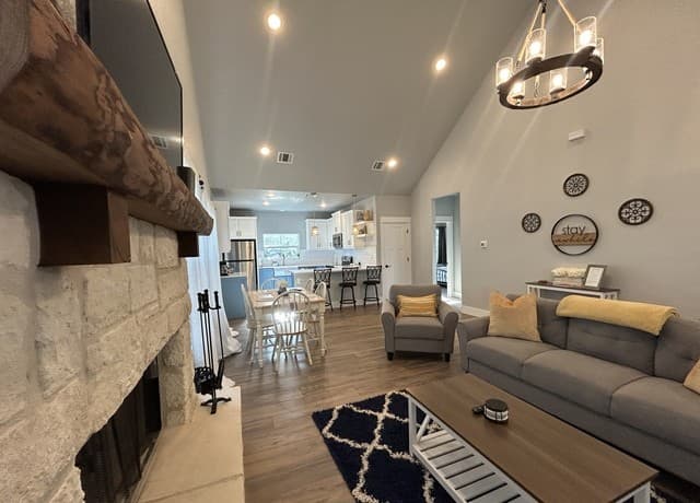 968  Marlys Ave, Canyon Lake, TX 78133 — photo 10