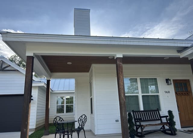 968  Marlys Ave, Canyon Lake, TX 78133 — photo 2