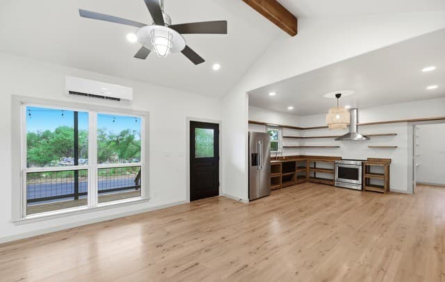 833  Canyon Oaks Dr, Canyon Lake, TX 78133 — photo 9
