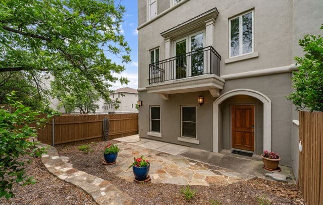 225 E Mulberry Unit 211-2, San Antonio, TX 78212 — photo 2