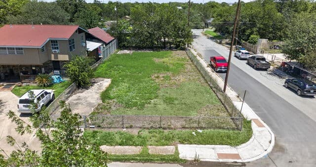 3803 W Houston St