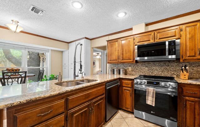 318 Whisper Wood Ln, San Antonio, TX 78216 — photo 12