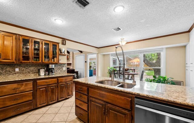 318 Whisper Wood Ln, San Antonio, TX 78216 — photo 13