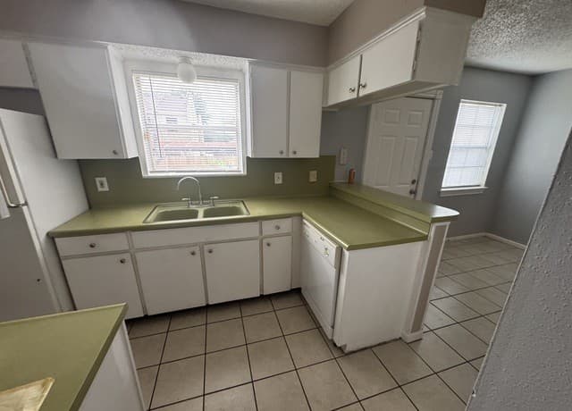 6427  Wurzbach Unit 36, San Antonio, TX 78240 — photo 7