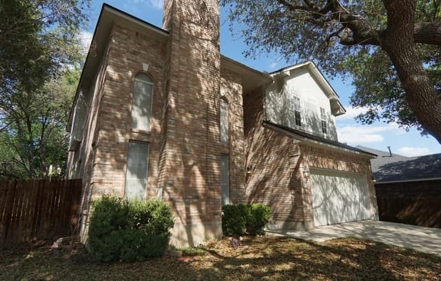 1818  Caraselle Loop Court