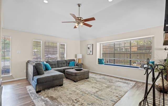 9219  Broxton Dr, San Antonio, TX 78240 — photo 3
