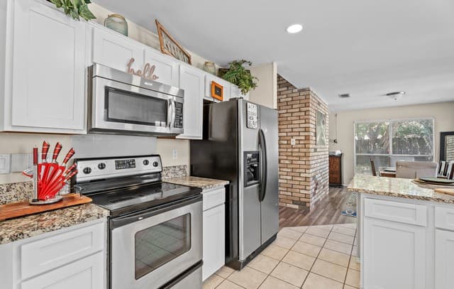 9219  Broxton Dr, San Antonio, TX 78240 — photo 7