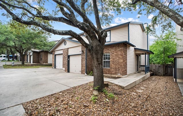6054  Bantry Bay, San Antonio, TX 78240 — photo 2