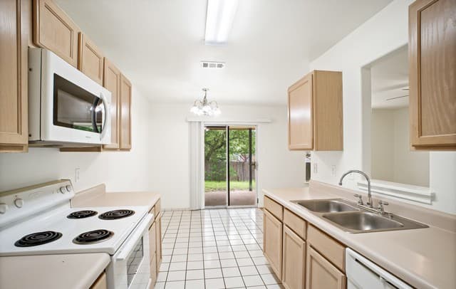 6054  Bantry Bay, San Antonio, TX 78240 — photo 7