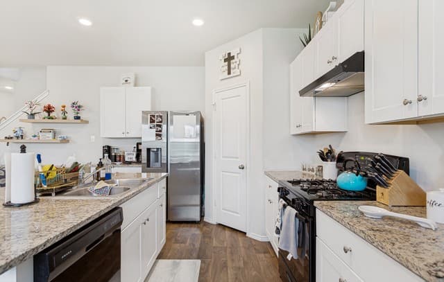 3434  Angus Xing, San Antonio, TX 78245 — photo 9