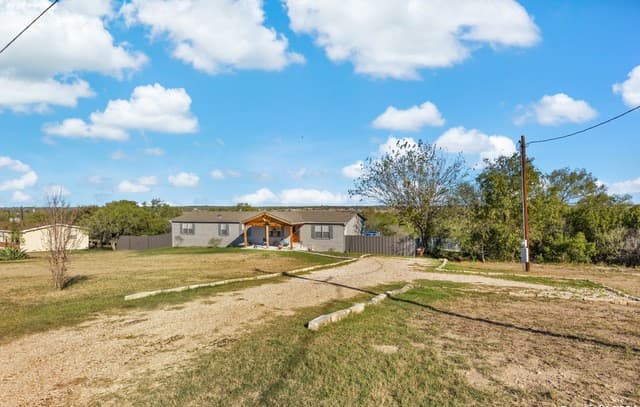 339 County Road 5631, Castroville, TX 78009 — photo 6