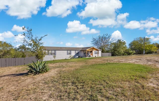339 County Road 5631, Castroville, TX 78009 — photo 7