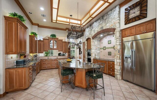 8040  Rolling Acres Trail, Fair Oaks Ranch, TX 78015 — photo 12