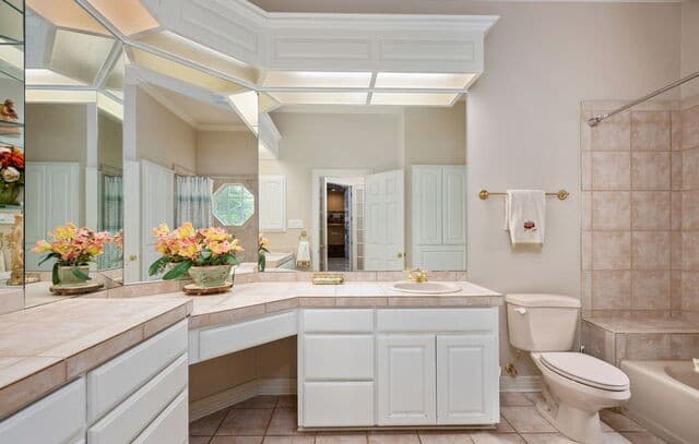 8040  Rolling Acres Trail, Fair Oaks Ranch, TX 78015 — photo 19