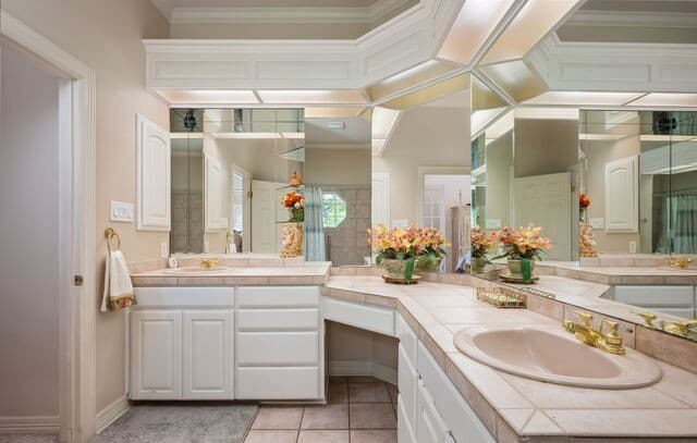 8040  Rolling Acres Trail, Fair Oaks Ranch, TX 78015 — photo 20