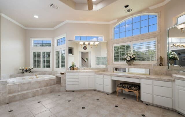 8040  Rolling Acres Trail, Fair Oaks Ranch, TX 78015 — photo 25