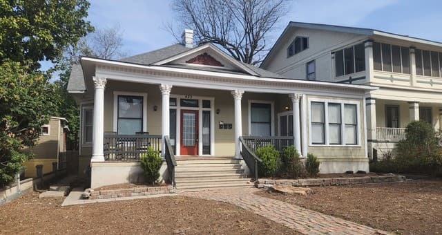 423 W Magnolia Ave