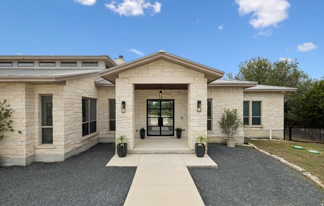 3214 Comal Springs