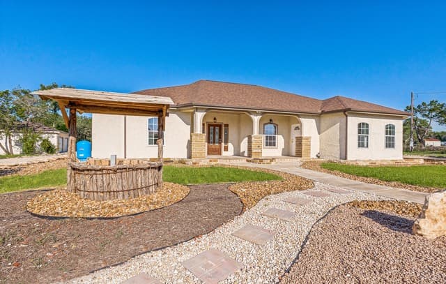 72  Jana Ln, Spring Branch, TX 78070 — photo 2